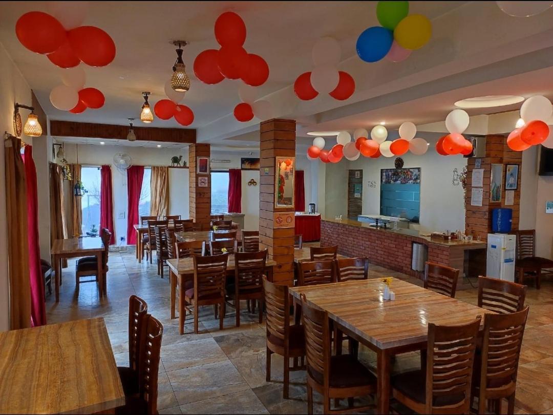 Mist N Meadows Resort Rājgarh Exteriér fotografie