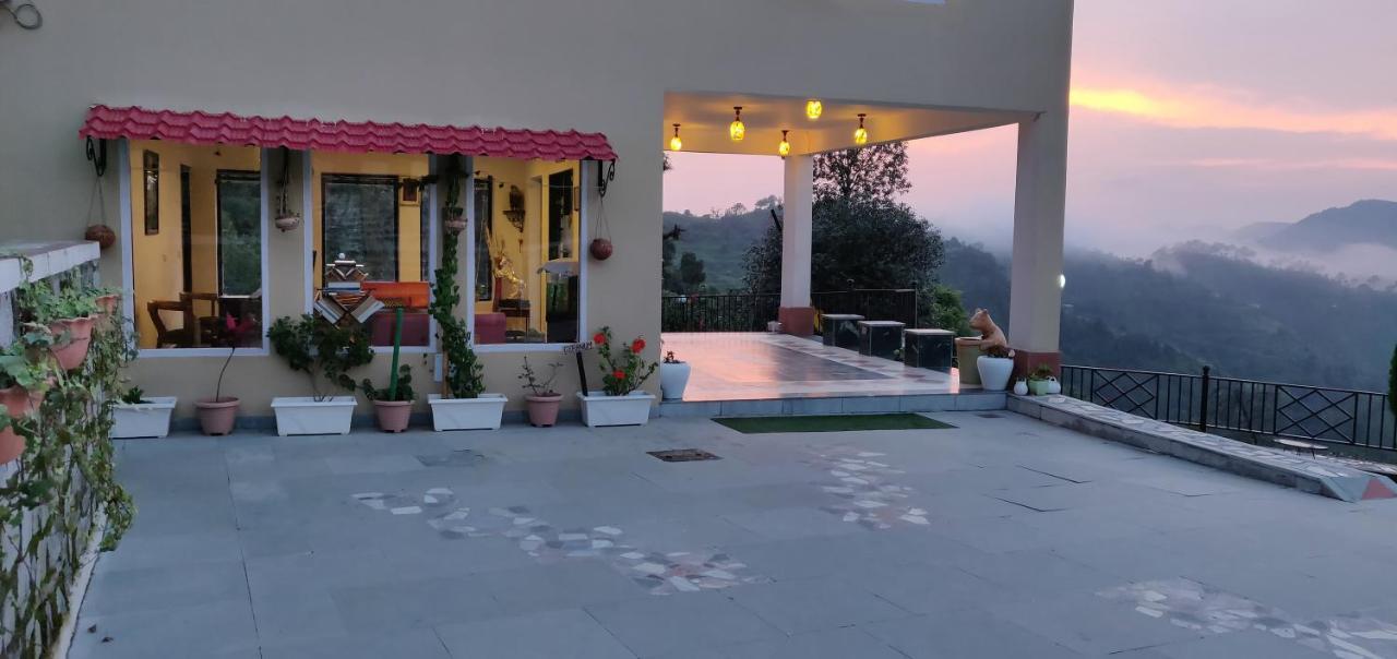 Mist N Meadows Resort Rājgarh Exteriér fotografie