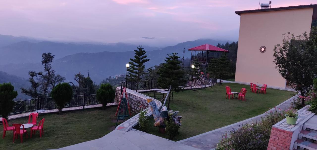 Mist N Meadows Resort Rājgarh Exteriér fotografie