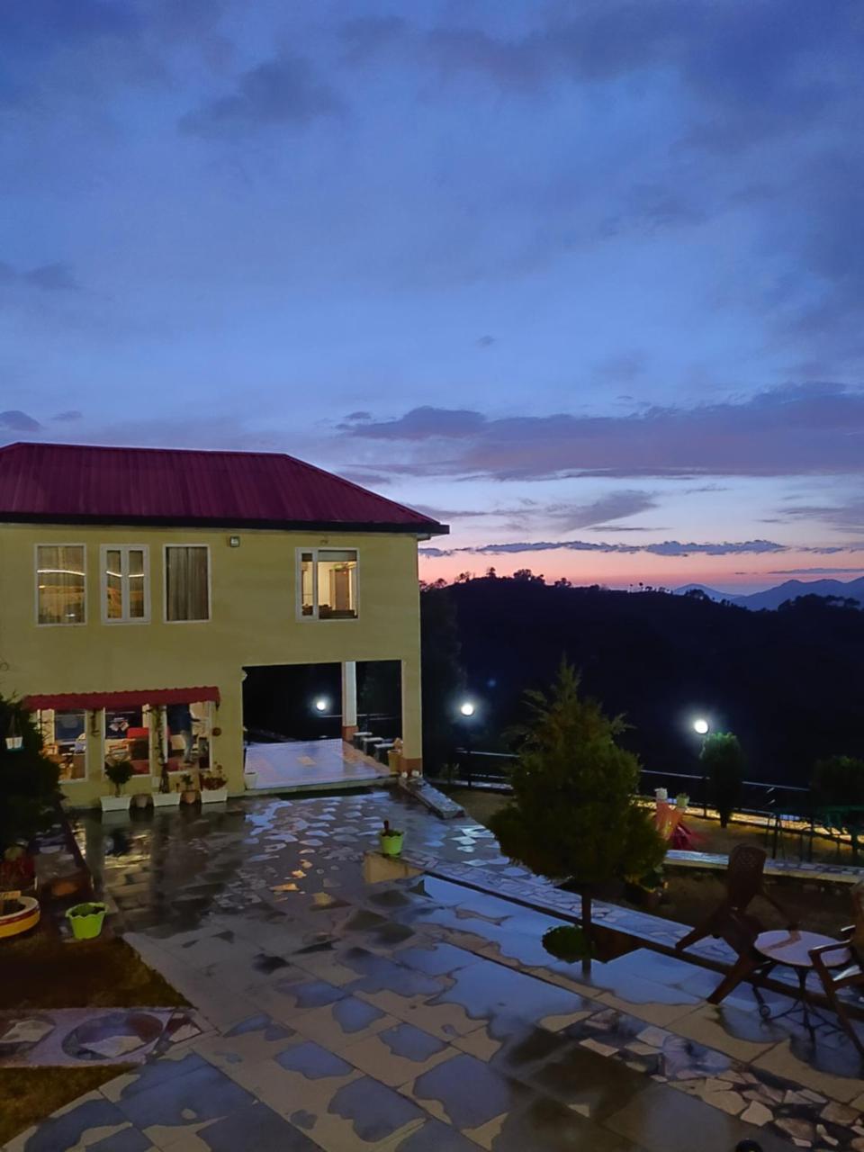 Mist N Meadows Resort Rājgarh Exteriér fotografie